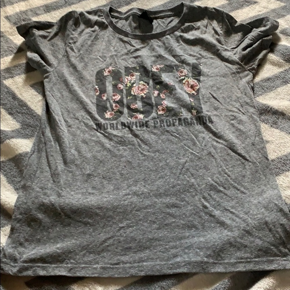 OBEY t-shirt size small